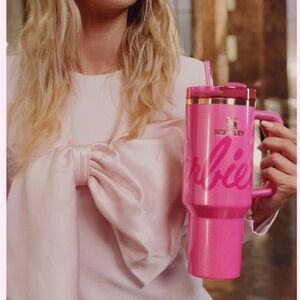 💗 Stanley Barbie Icon Quencher 30 oz.